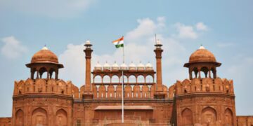 मुगल 'वारिस' सुल्ताना बेगम रेड किले, एससी जंक की याचिका के कब्जे की तलाश करता है, इसे 'मेरिटलेस' कहता है