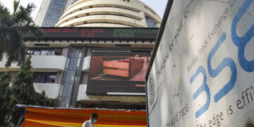 मार्केट क्लोजिंग बेल: Sensex 295 अंक अधिक है, Nifty Tops 24,450 विदेशी प्रवाह के बीच