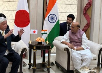 राजनाथ सिंह जापानी जनरल नकातानी से मिलते हैं, क्षेत्रीय सुरक्षा, रक्षा सहयोग पर बातचीत करते हैं