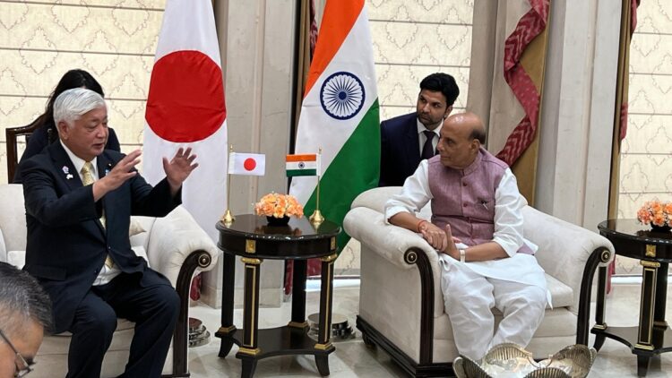 राजनाथ सिंह जापानी जनरल नकातानी से मिलते हैं, क्षेत्रीय सुरक्षा, रक्षा सहयोग पर बातचीत करते हैं