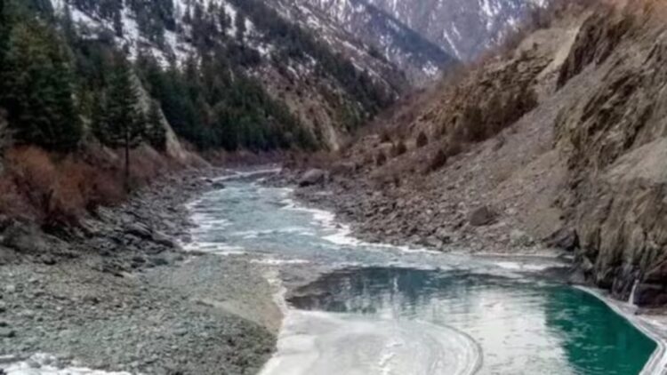 पाकिस्तान को खरीफ के मौसम में 21% पानी की कमी का सामना करना पड़ सकता है क्योंकि भारत ने सिंधु संधि को अभय संधि में रखा है