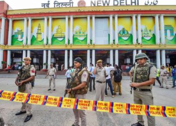 भाजपा अपनी पार्टी के सांसदों को आम नागरिकों के रूप में मॉक ड्रिल में भाग लेने के लिए कहती है, स्थानीय प्रशासन में सहयोग करती है