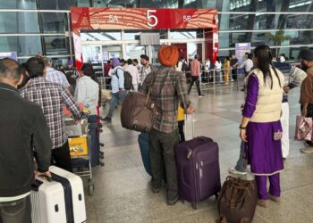 दिल्ली हवाई अड्डे ने बैंकॉक से मॉस्को के लिए एयरोफ्लॉट उड़ान में पाए जाने वाले धुएं के बाद पूर्ण आपातकाल की घोषणा की