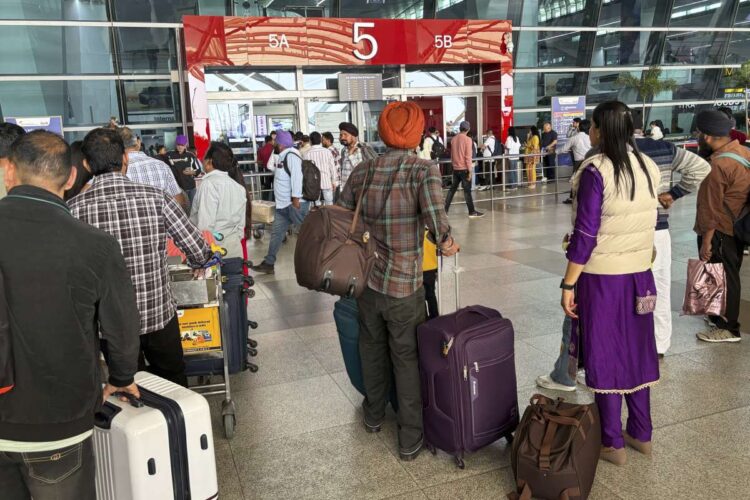 दिल्ली हवाई अड्डे ने बैंकॉक से मॉस्को के लिए एयरोफ्लॉट उड़ान में पाए जाने वाले धुएं के बाद पूर्ण आपातकाल की घोषणा की
