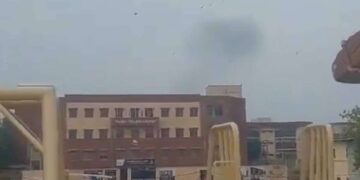 वाल्टन रोड में सैन्य हवाई अड्डे के पास लाहौर ने तीन विस्फोटों से कहा: रिपोर्ट