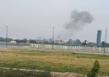 वाल्टन रोड एरिया में सैन्य हवाई अड्डे के पास लाहौर ने तीन विस्फोटों से कहा: रिपोर्ट