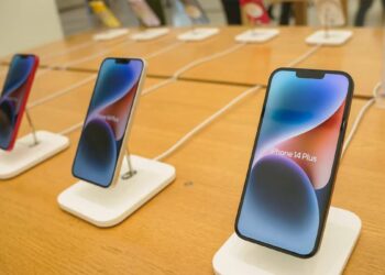 Apple के वरिष्ठ कार्यकारी का सुझाव है कि iPhone 10 वर्षों में अप्रचलित हो सकता है