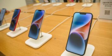 Apple के वरिष्ठ कार्यकारी का सुझाव है कि iPhone 10 वर्षों में अप्रचलित हो सकता है