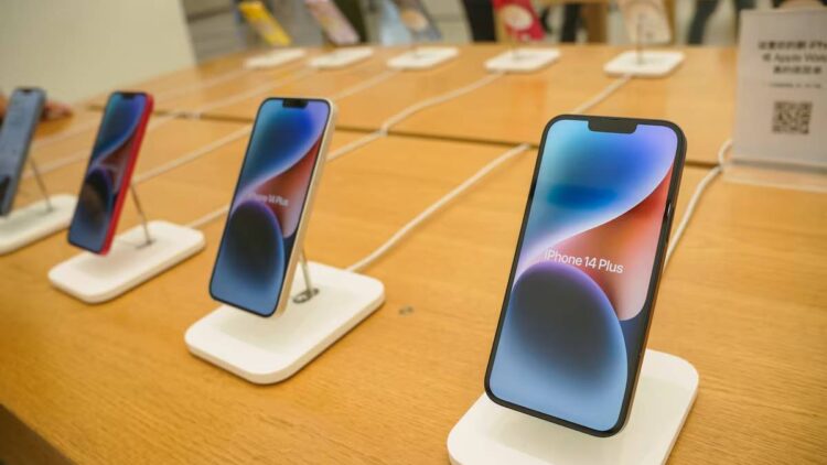 Apple के वरिष्ठ कार्यकारी का सुझाव है कि iPhone 10 वर्षों में अप्रचलित हो सकता है