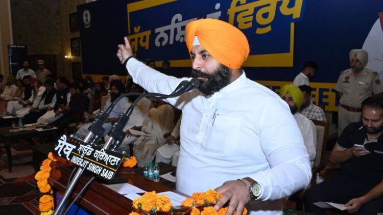 पंजाब सरकार ने अगले तीन दिनों के लिए स्कूलों, कॉलेजों, विश्वविद्यालयों के बंद होने का आदेश दिया, शिक्षा मंत्री की पुष्टि करता है