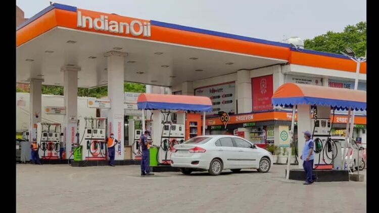 घबराहट खरीदने की कोई आवश्यकता नहीं: भारतीय तेल पर्याप्त ईंधन, एलपीजी स्टॉक भर का आश्वासन देता है