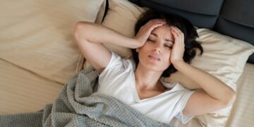 रात में सोने में असमर्थ? जल्द ही सो जाने के लिए इन तीन तरीकों का विकल्प चुनें