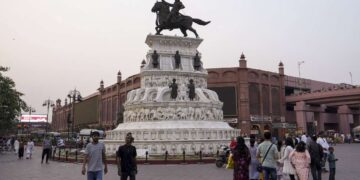 भारत-पाकिस्तान तनाव: अमृतसर जिला व्यवस्थापक सुरक्षा सलाहकार जारी करता है, लोगों को घर के अंदर रहने के लिए कहता है