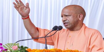 ऑपरेशन सिंदूर ने हमें ब्राह्मोस मिसाइलों की शक्ति दिखाई, पाकिस्तान से इसके बारे में पूछें: योगी आदित्यनाथ | वीडियो