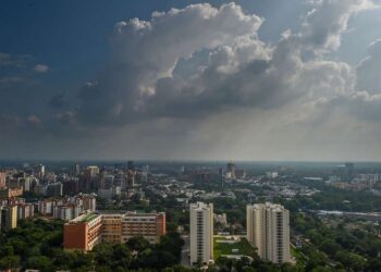 दिल्ली मौसम अद्यतन: IMD सोमवार के लिए आंशिक रूप से बादल आकाश की भविष्यवाणी करता है, पूर्ण पूर्वानुमान की जाँच करें