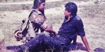 बॉलीवुड में प्रवेश करने से पहले, इस सुपरस्टार ने 1980 के दशक के टीवी नाटक में एक युवा सेना अधिकारी की भूमिका निभाई