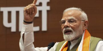 पीएम मोदी ने भारत की महिलाओं को ऑपरेशन सिंदोर को समर्पित किया, सशस्त्र बलों को सलाम | लाइव अपडेट