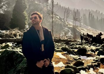 टीवी अभिनेता एली गोनि को भारत-पाकिस्तान के संघर्षों के बीच अपने देश के साथ साइडिंग के लिए सोशल मीडिया पर नफरत है