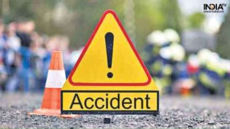 दो भारतीय छात्रों की मौत हो गई, एक घायल हो गया जब कार के पेड़ में दुर्घटनाग्रस्त हो गया और पेंसिल्वेनिया में पुल हिट हो गया
