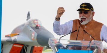 पीएम मोदी पंजाब में अदमपुर एयर बेस का दौरा करते हैं, जोवंस के साथ बातचीत को एक बहुत ही विशेष अनुभव 'कहते हैं वीडियो