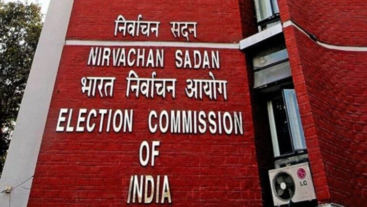चुनाव आयोग पूरे भारत में दशकों पुरानी डुप्लिकेट वोटर आईडी मुद्दे का समाधान करता है: स्रोत