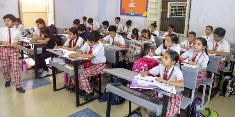 स्कूलों ने राजस्थान के सीमावर्ती जिले में फिर से शुरू किया