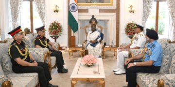 सीडी, तीन सशस्त्र बलों के प्रमुख राष्ट्रपति मुरमू से मिलते हैं, ऑपरेशन सिंदूर के बारे में उन्हें संक्षिप्त करें