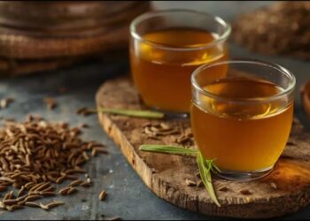 एक खाली पेट पर जीरा पानी पीना वजन घटाने के लिए एक वरदान है, पता है कि कैसे तैयार किया जाए