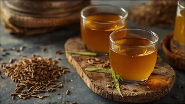 एक खाली पेट पर जीरा पानी पीना वजन घटाने के लिए एक वरदान है, पता है कि कैसे तैयार किया जाए