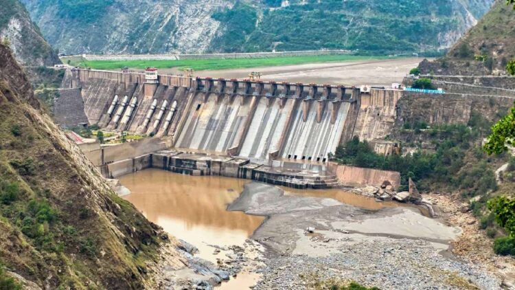 कॉर्नर और हताश, पाकिस्तान भारत से आग्रह करता है कि भारत में सिंधु जल संधि निलंबन पर पुनर्विचार करें