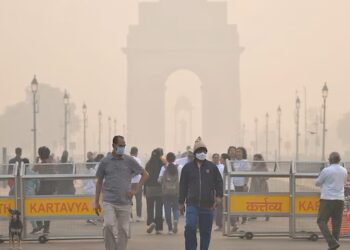 दिल्ली की वायु गुणवत्ता लगातार 2 दिन के लिए 'बहुत गरीब' श्रेणी में बनी हुई है: अचानक स्पाइक का कारण क्या है?