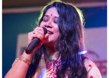 गुवाहाटी में कैंसर से जूझने के बाद प्रसिद्ध असमिया गायक गायत्री हजारिका 44 से गुजरती हैं