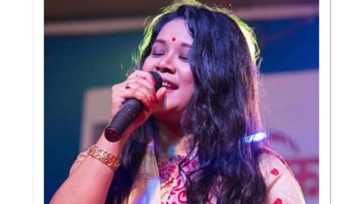 गुवाहाटी में कैंसर से जूझने के बाद प्रसिद्ध असमिया गायक गायत्री हजारिका 44 से गुजरती हैं