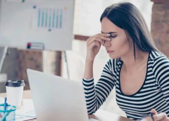 काम पर उच्च रक्तचाप? स्वस्थ रहने के लिए व्यस्त पेशेवरों के लिए इन सरल जीवन शैली परिवर्तनों का अभ्यास करें