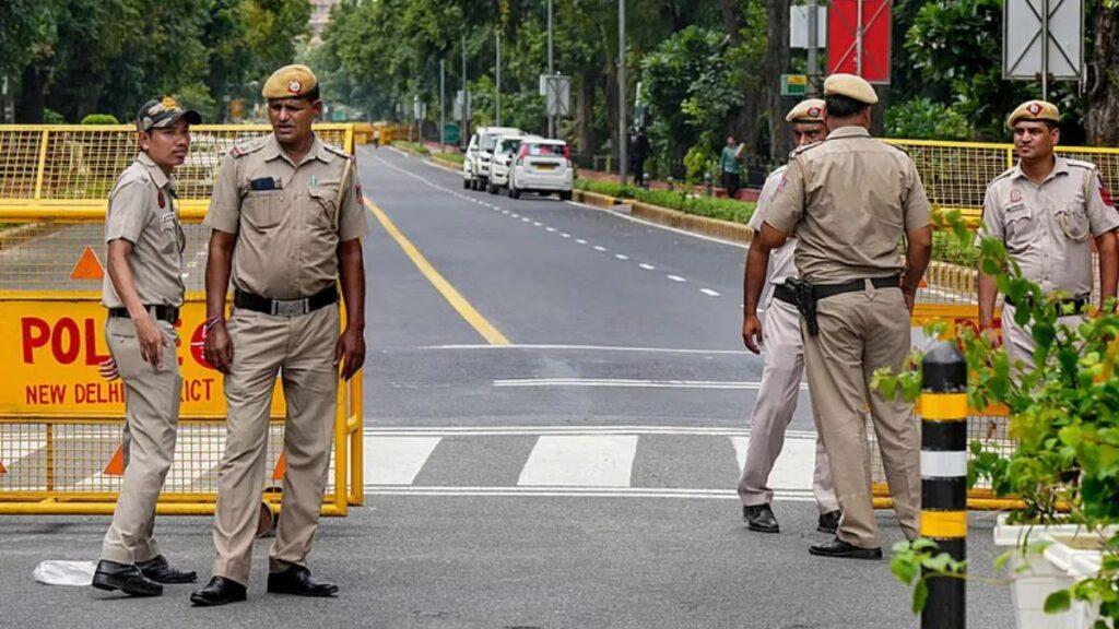 दिल्ली पुलिस ने डिजिटल अरेस्ट फ्रॉड्स पर अंकुश लगाने के लिए रणनीति बनाई, काम में शिकायत पोर्टल | विवरण