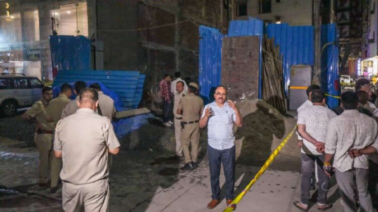 दिल्ली के पहरगंज में निर्माण के बाद तीन मृत, बचाव ऑप्स चल रहा है