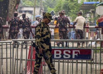 भारत ने कई बंदरगाहों से बांग्लादेशी उत्पादों के प्रवेश पर प्रतिबंध लगाया क्योंकि यूंस ने फिर से उत्तर -पूर्व में रेक किया