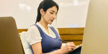 ब्रिटेन में भारतीय मूल प्रोफेसर कहते हैं