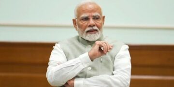 पीएम मोदी की तस्वीर ट्रेन के टिकट पर क्यों दिखाई दे रही है? यहाँ भारतीय रेलवे को क्या कहना है