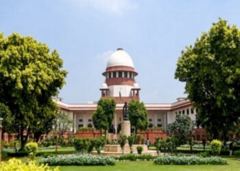 वक्फ लॉ केस: सुप्रीम कोर्ट का कहना है कि 'अदालतें तब तक हस्तक्षेप नहीं कर सकती जब तक ....' | बड़े अंक जानते हैं