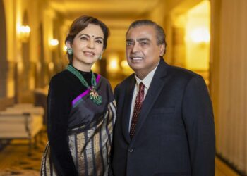 मुकेश और नीता अंबानी ने परोपकार में समय के 100 सबसे प्रभावशाली लोगों के बीच नाम दिया