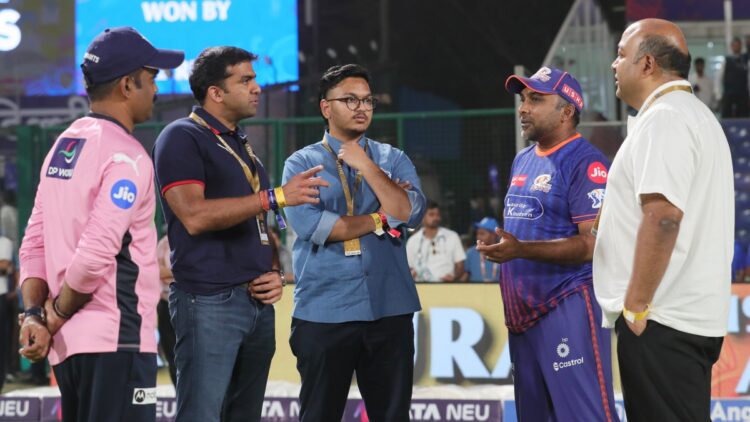डीसी के सह-मालिक पार्थ जिंदल ने बीसीसीआई को लिखते हैं कि आईपीएल क्लैश को 'येलो अलर्ट' के कारण मुंबई से बाहर ले जाने का अनुरोध किया गया।