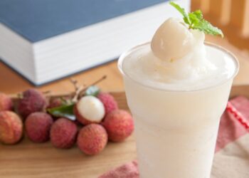 Lychee स्मूथी रेसिपी: घर पर ताज़ा पेय बनाने के लिए चरण-दर-चरण गाइड का पालन करें