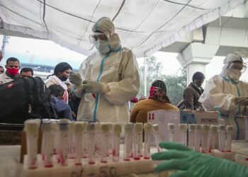 दिल्ली सरकार गाजियाबाद में चार टेस्ट पॉजिटिव के बाद एनसीआर के मामलों में बढ़ती हुई एनसीआर मामलों के बीच कोविड सलाहकार जारी करती है