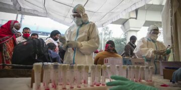 दिल्ली सरकार गाजियाबाद में चार टेस्ट पॉजिटिव के बाद एनसीआर के मामलों में बढ़ती हुई एनसीआर मामलों के बीच कोविड सलाहकार जारी करती है