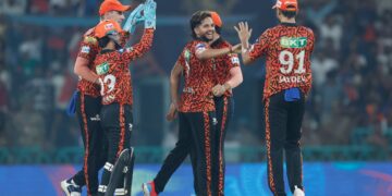आरसीबी आईपीएल 2025 में एसआरएच के खिलाफ ठोकर, मुसीबत में शीर्ष 2 स्थान