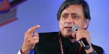 'राजनीति एक तरफ, विदेश में हम राष्ट्र के लिए एक के रूप में बोलते हैं': शशि थरूर पर अग्रणी भारत के आतंकवाद विरोधी आउटरीच