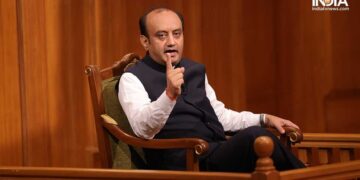 AAP KI ADALAT: सुधानशु त्रिवेदी ने सोफिया कुरैशी पर विजय शाह की टिप्पणी की निंदा की, स्लैम्स कांग्रेस