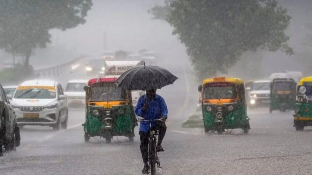 दिल्ली की बारिश से व्यापक जलभराव और ट्रैफिक स्नर्ल, उड़ान संचालन को बाधित करना पड़ता है