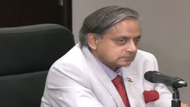 'पाकिस्तान ने बार -बार भारत पर हमला किया, हम उन्हें अपना क्षेत्र भी नहीं देंगे ...': पनामा में थरूर | वीडियो